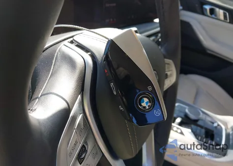 2025 BMW X7 xDrive40I z USA, uszkodzony, nr VIN 5UX23EM05S9000872